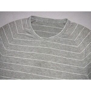 Lululemon Short Sleeved Gray Striped Stretch V-Neck Casual T-Shirt Men's Medium‎